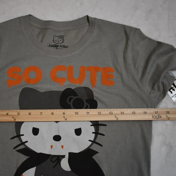 Hello Kitty Vintage Doe Graphic Tee Sz M Y2K Goth Vampire Ghoul Gorecore Sanrio - Picture 11 of 12